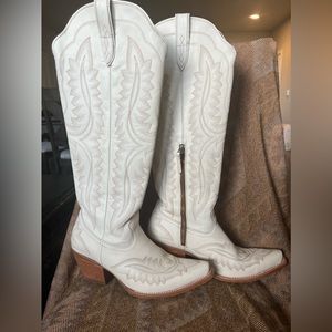 White Ariat Casanova Boots size 10